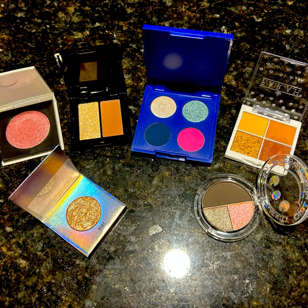 Vibrant Eyeshadow Palette Collection (SET OF 6)